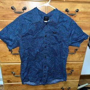 RVCA Men's Blue and Red Patterned Short Sleeve Shirt